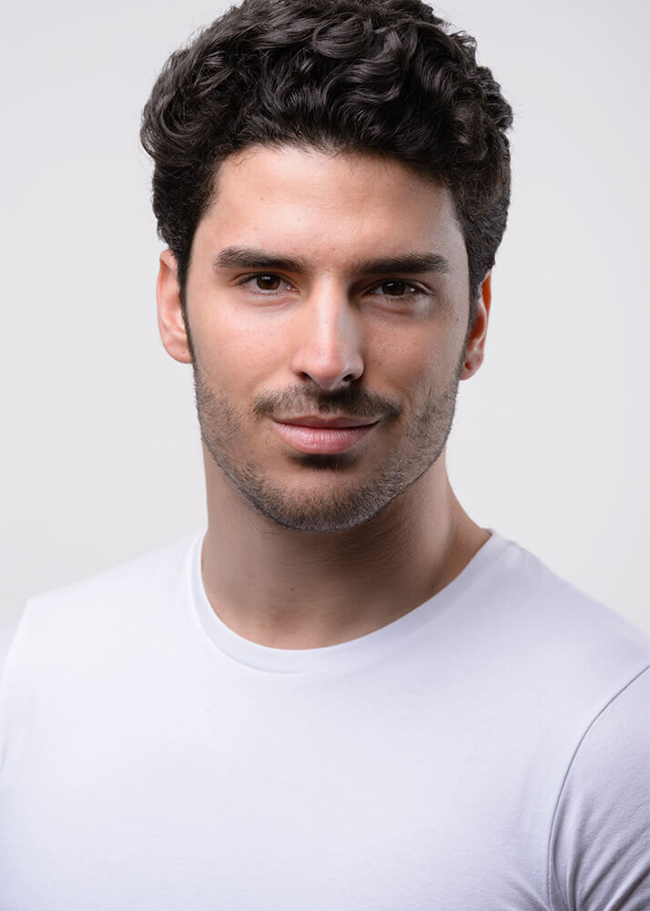 Adriel M modelo masculino y actor de la Agencia Plugged Models