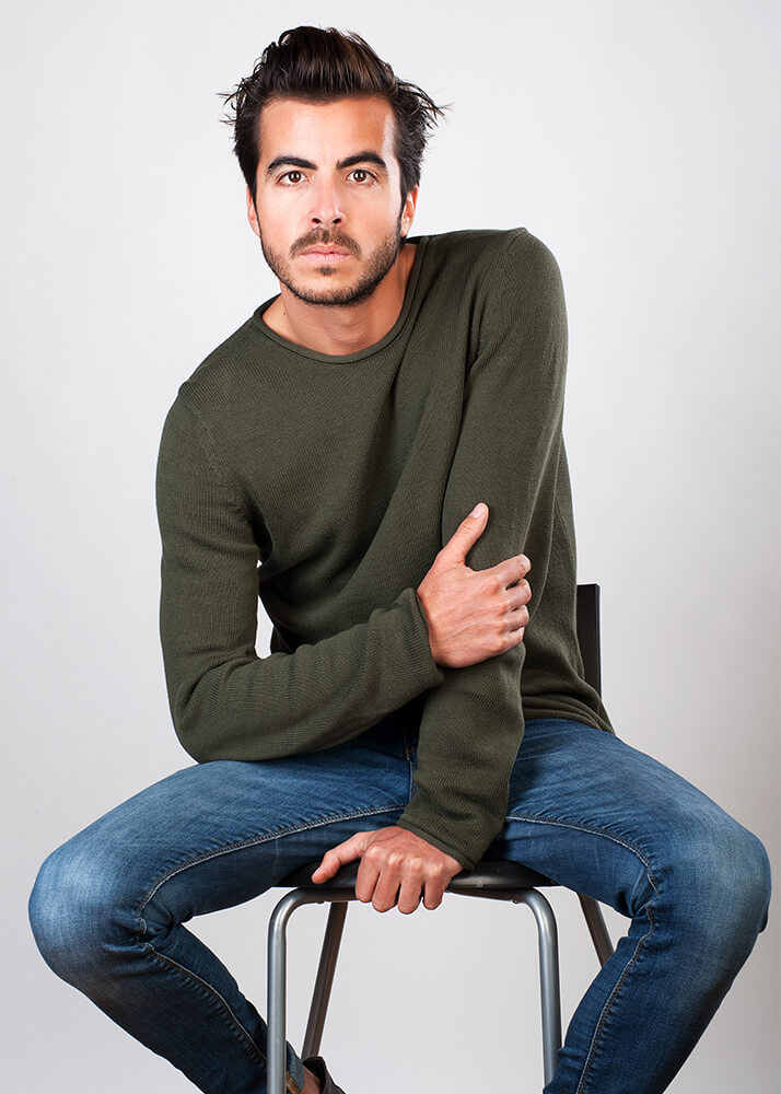 Álvaro H actor y bailarín de la Agencia Plugged Models