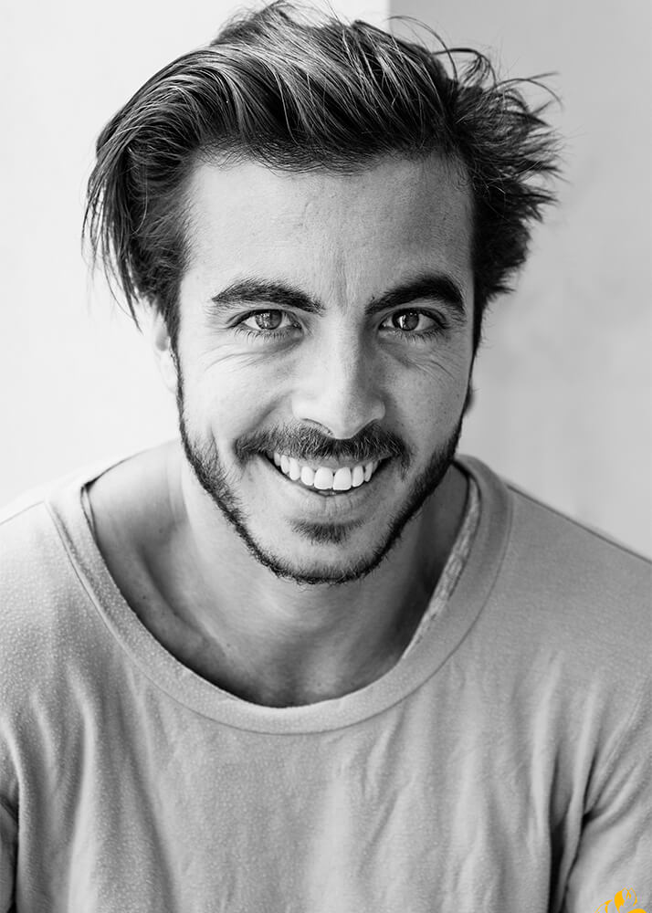 Álvaro H actor y bailarín de la Agencia Plugged Models