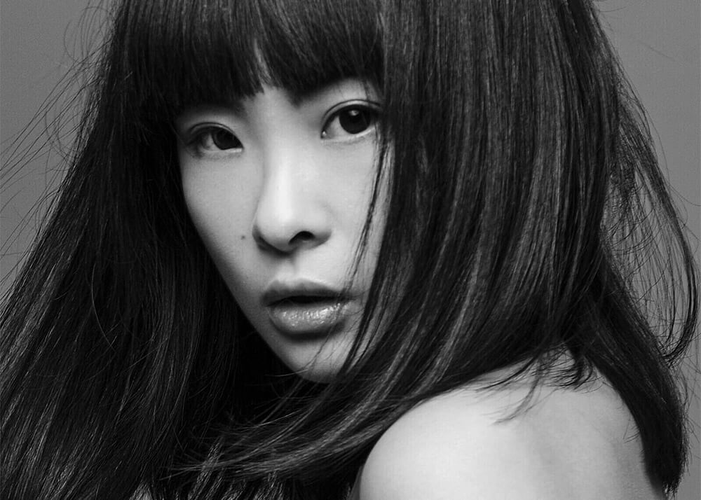 Chacha actriz modelo asiática de la agencia plugged models
