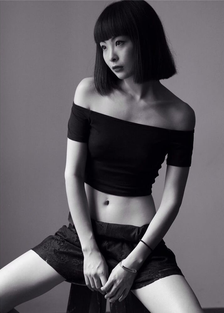 Chacha actriz modelo asiática de la agencia plugged models