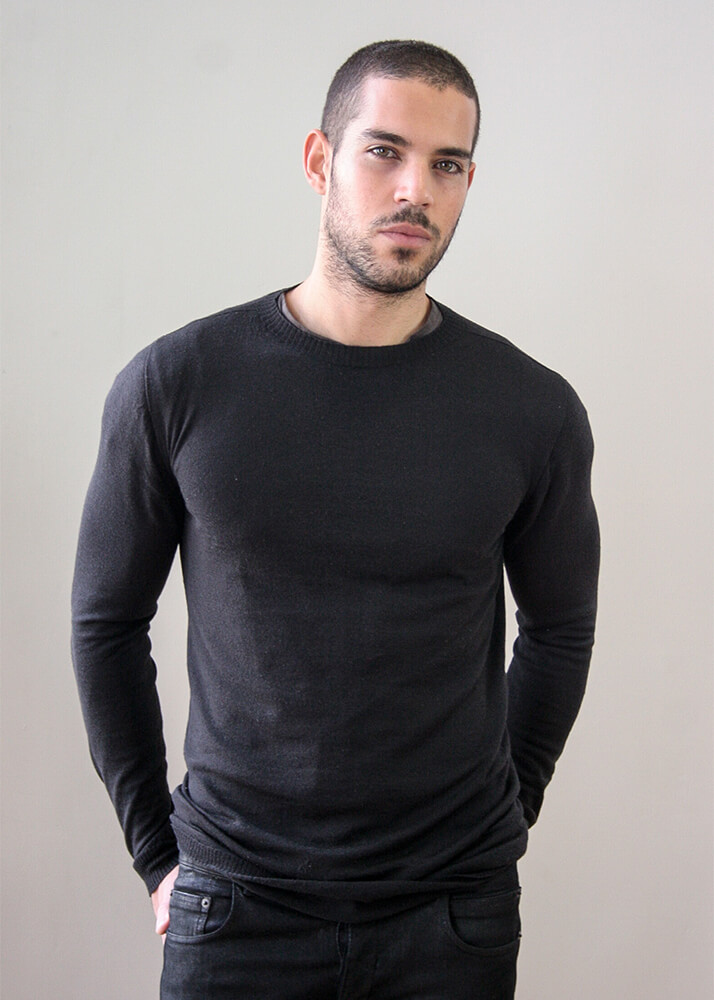 Fausto D modelo masculino de la Agencia Plugged Models