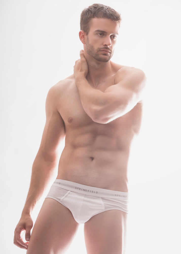 Mario M modelo masculino publicitario de la Agencia Plugged Models