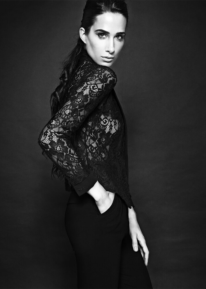Myriam F modelo femenina de la Agencia Plugged Models