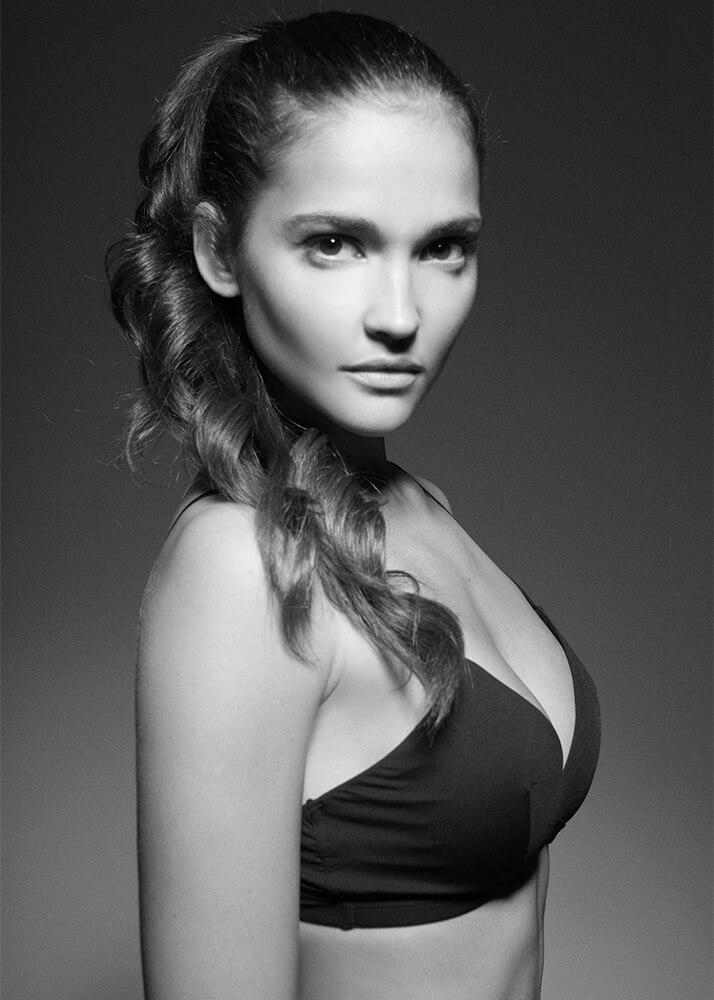Paulina V modelo femenina de la Agencia Plugged Models
