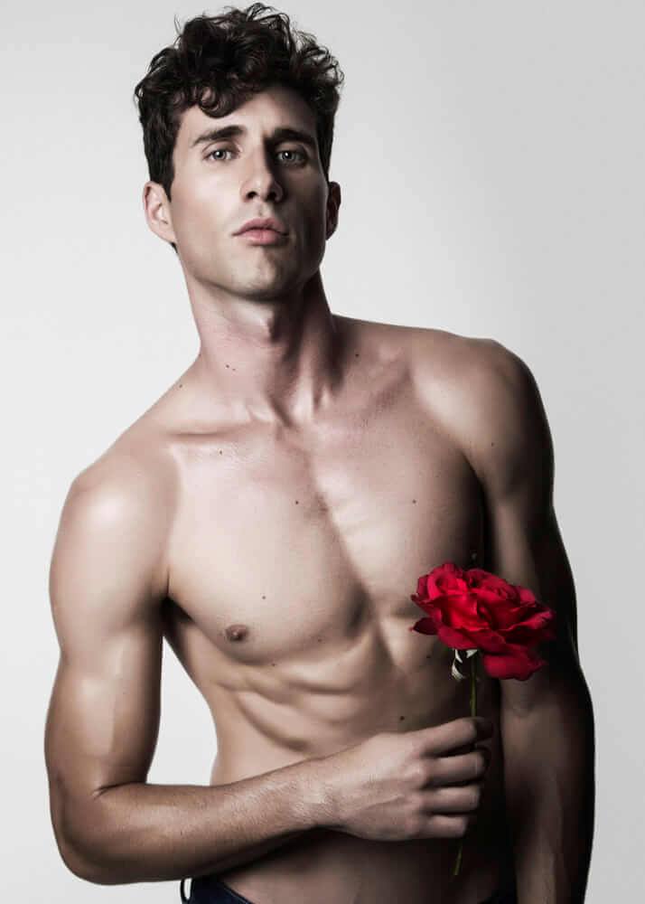 Rafael R modelo masculino de la Agencia Plugged Models